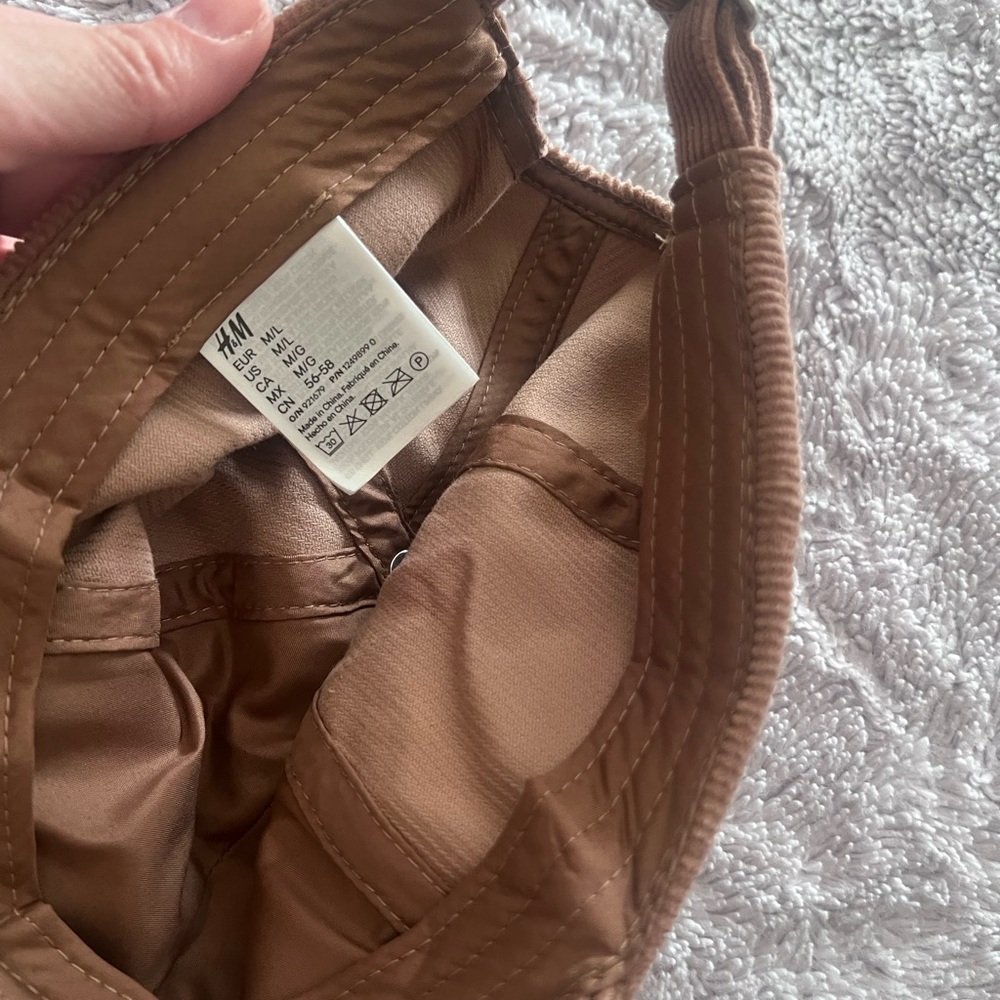 H&M Tan Cap - Picture 2 of 3